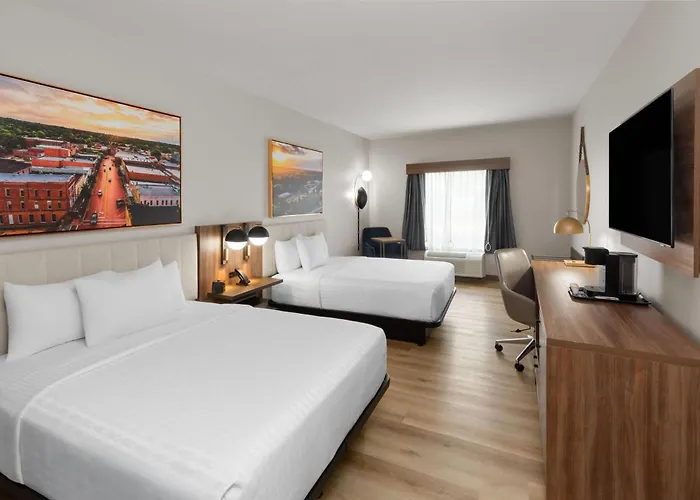 Holiday Inn Express & Suites By Ihg