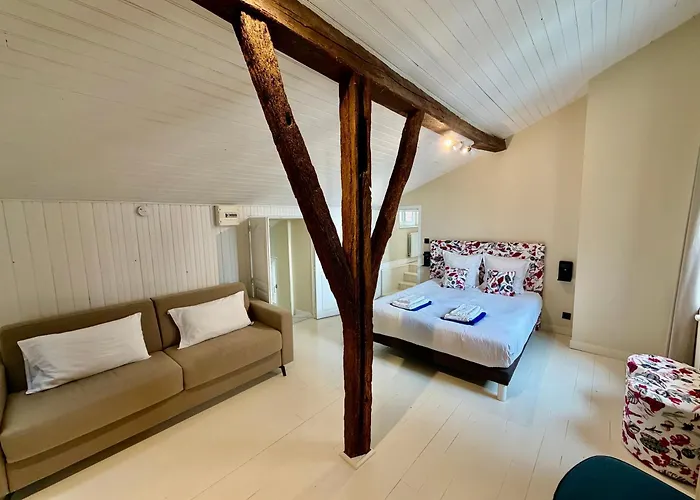 B&B Le Domaine des Marcoujans