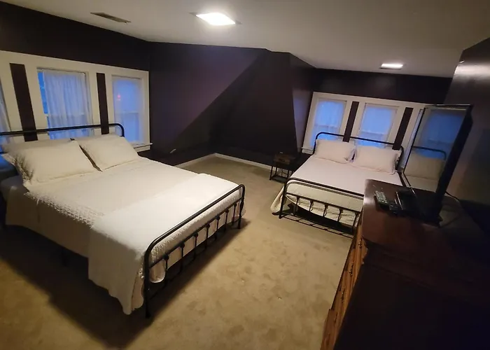 The Weis Mansion Bed And Breakfast