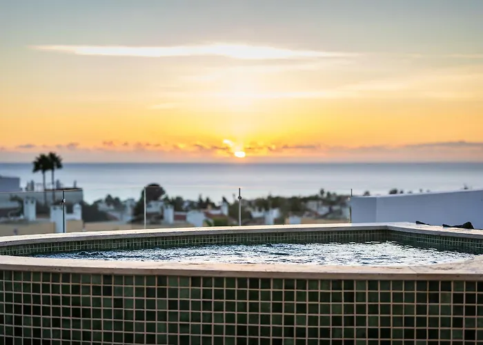 Castelo Suites Hotel