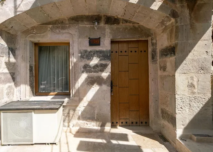 Divan Cave House