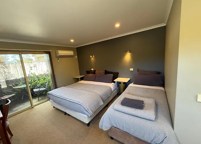 Motel Strahan