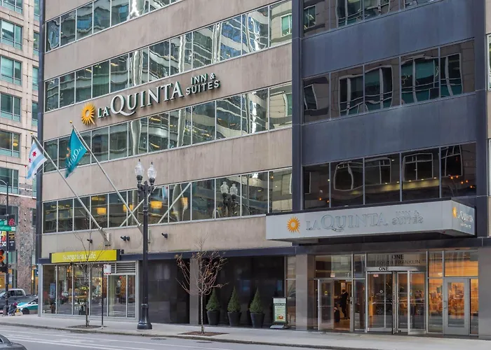 La Quinta Inn & Suites By Wyndham Chicago Downtown