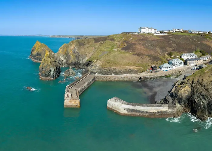 Mullion Cove & Spa