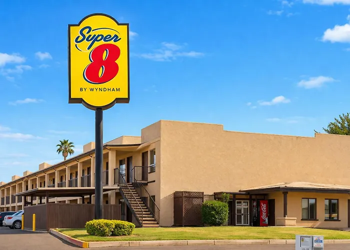 Super 8 By Wyndham Barstow