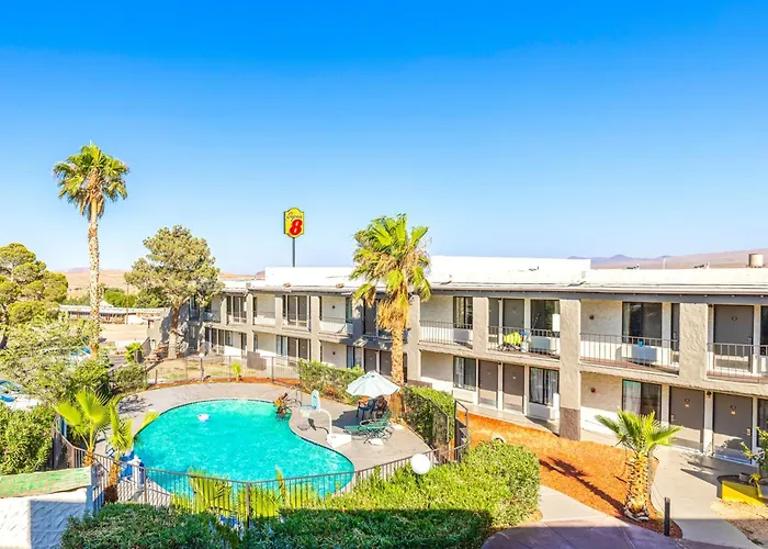 Super 8 By Wyndham Barstow