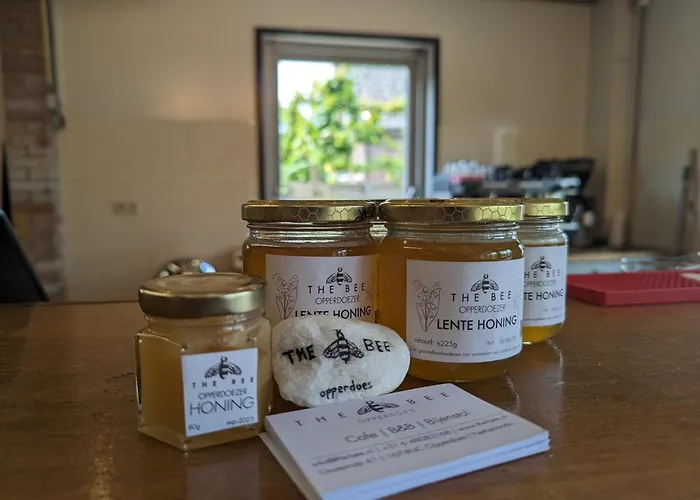 The Bee - Trekkershuts & Apartment