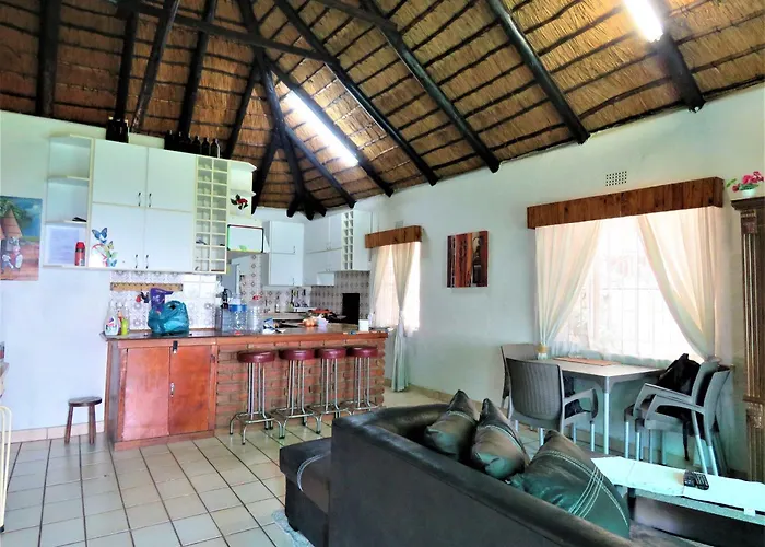 Viewpoint Lodge & Safari Tours