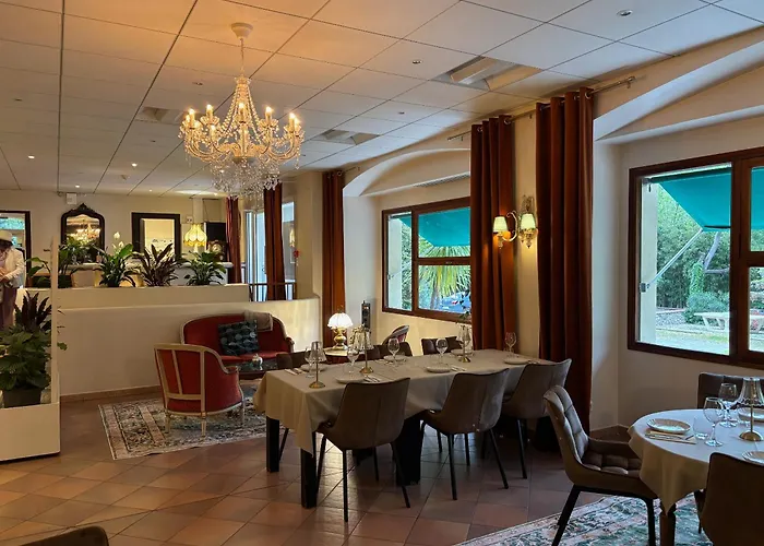 Appart'Hotel Castel Emeraude, Charme Et Caractere