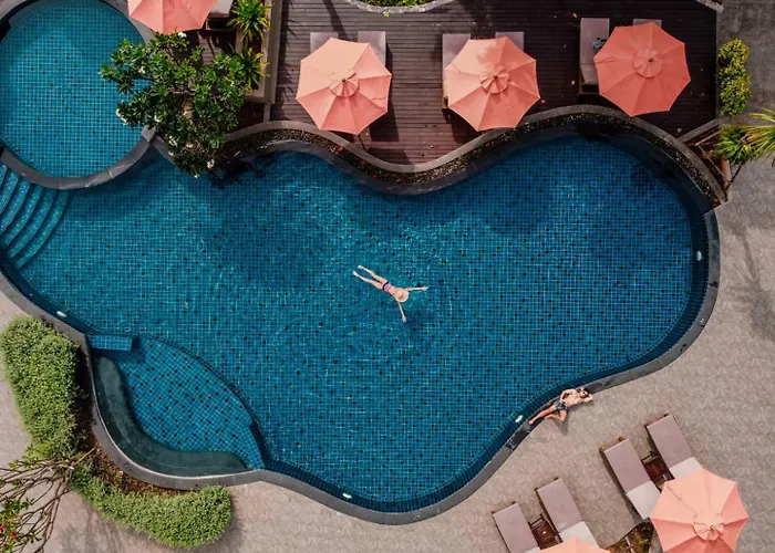 Khanom Beach Resort And Spa