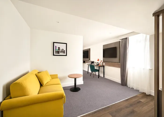 Holiday Inn City By Ihg