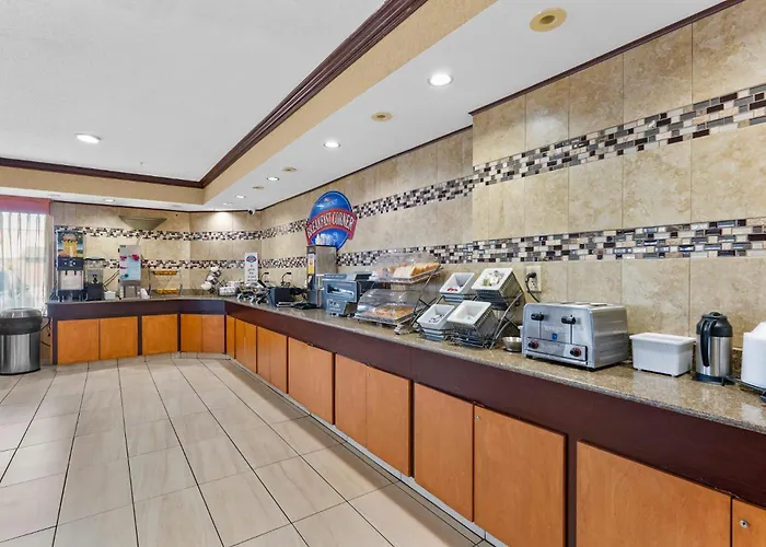 Baymont By Wyndham Madison Heights Detroit Area
