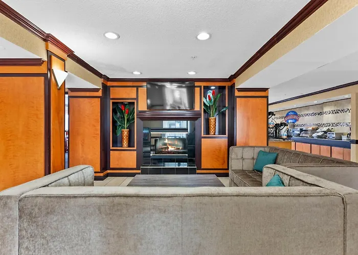 Baymont By Wyndham Madison Heights Detroit Area