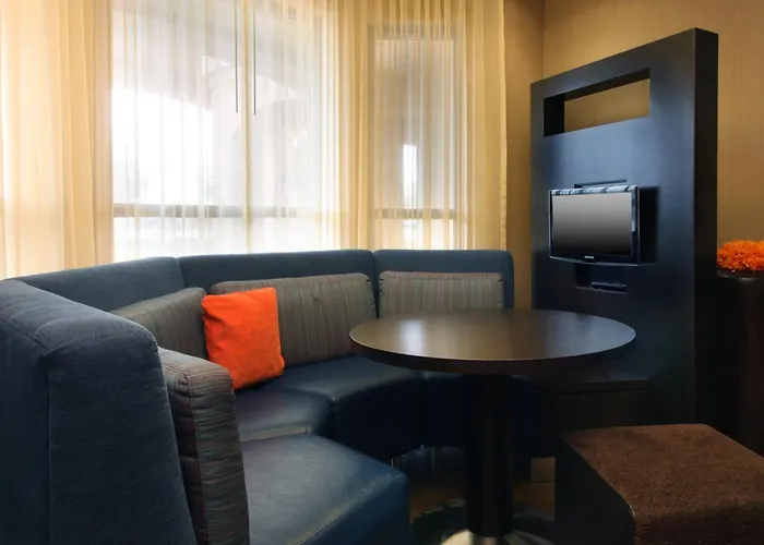 Courtyard By Marriott Monterey