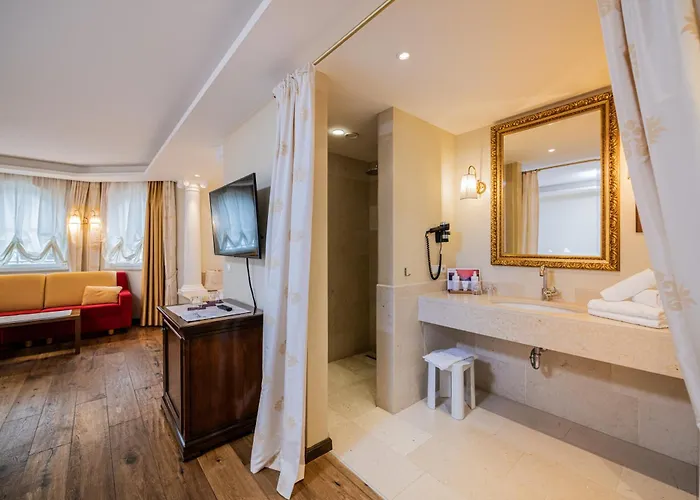 Hotel Fameli Valdaora