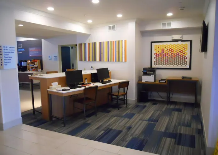 Holiday Inn Express & Suites Bethlehem Airport-Allentown Area