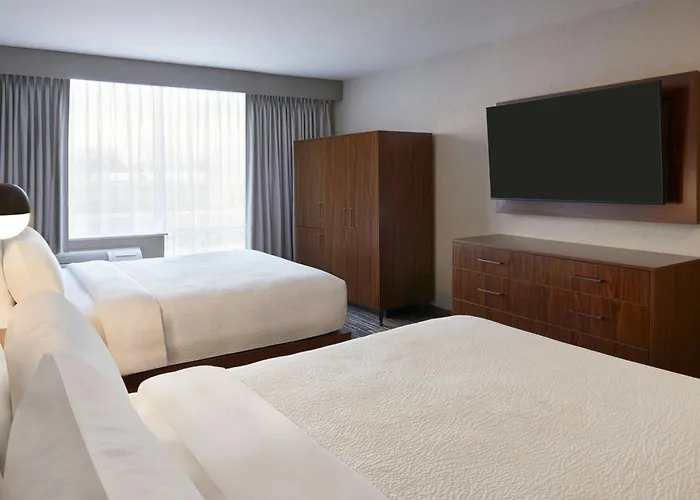 Four Points By Sheraton Point Edward Sarnia