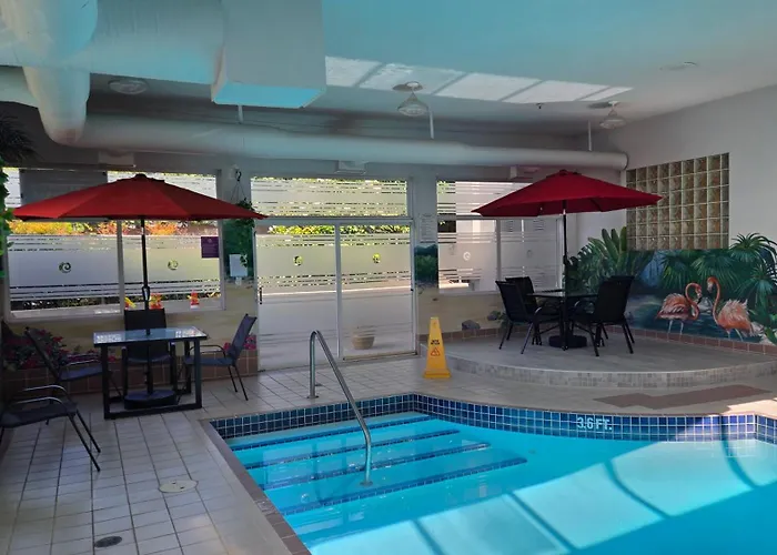 Coast Abbotsford Hotel & Suites