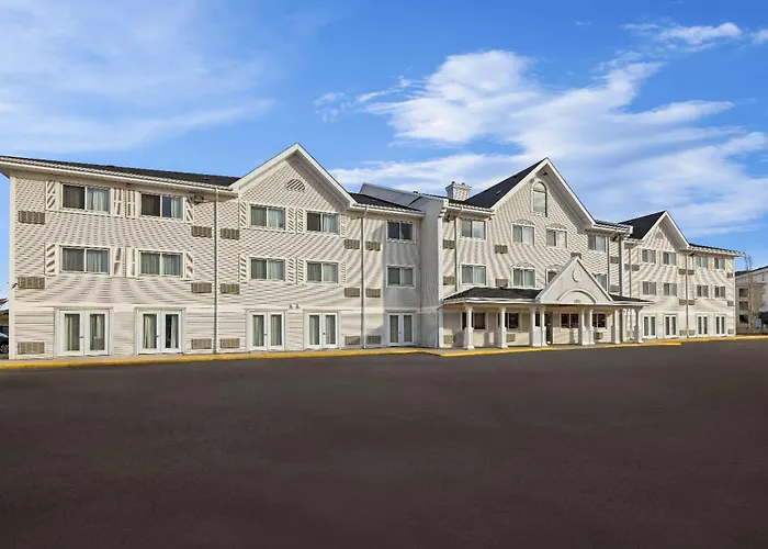 Travelodge Suites By Wyndham Regina - Eastgate Bay