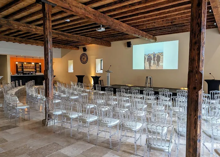 Les Cabanes Dans Les Bois Logis Hotel