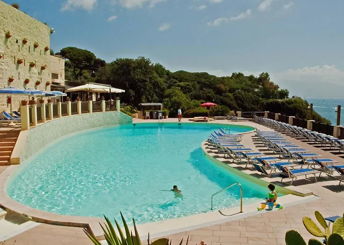 Baia delle Rocce Verdi Resort
