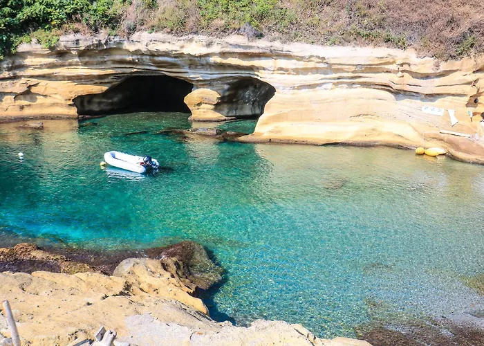 Baia delle Rocce Verdi Resort