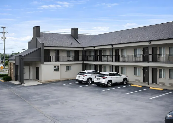 Quarters Inn & Suites