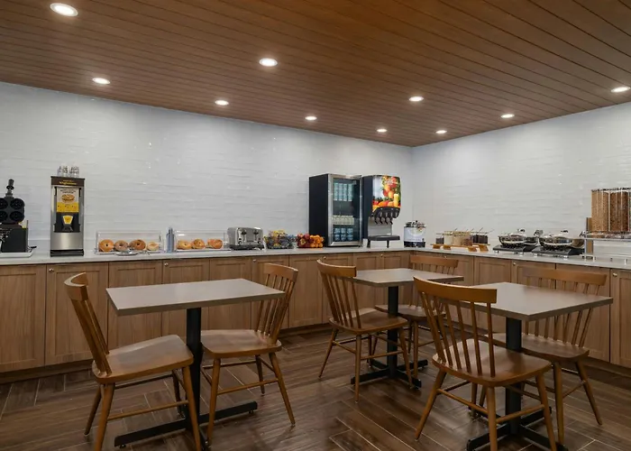 Fairfield By Marriott & Suites