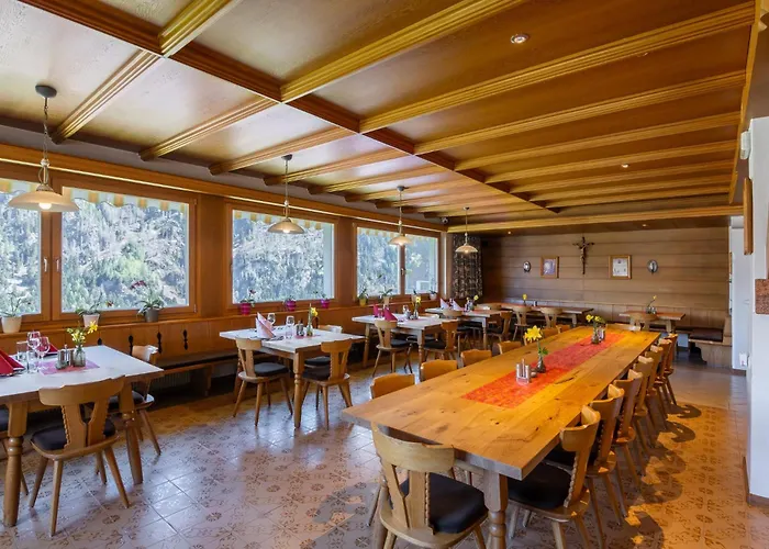 Hotel Chavalatsch Tubre