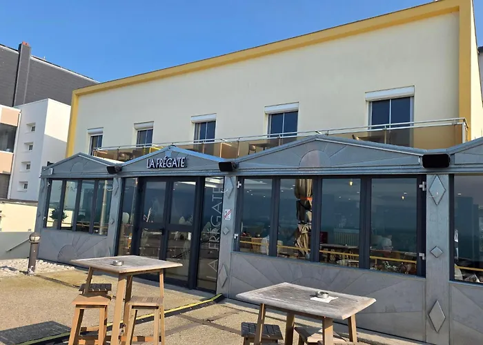 New Hotel De La Mer