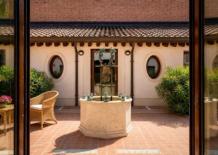 Boutique Rooms 3 0