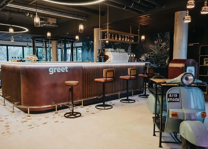 Greet Hotel Brest Aéroport