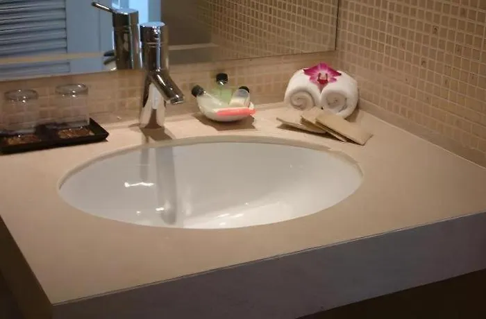 Hua Hin Avenue Hotel