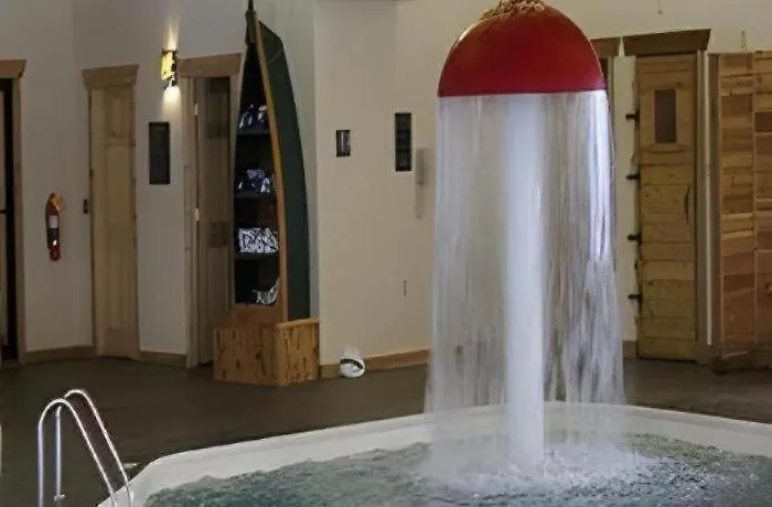 Holiday Inn Express Munising-Lakeview Hotel By Ihg