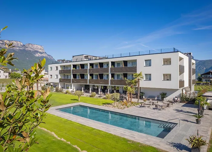 Cornelian Suites & Rooms
