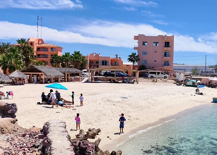 Club Cantamar Beach Hotel & Marina