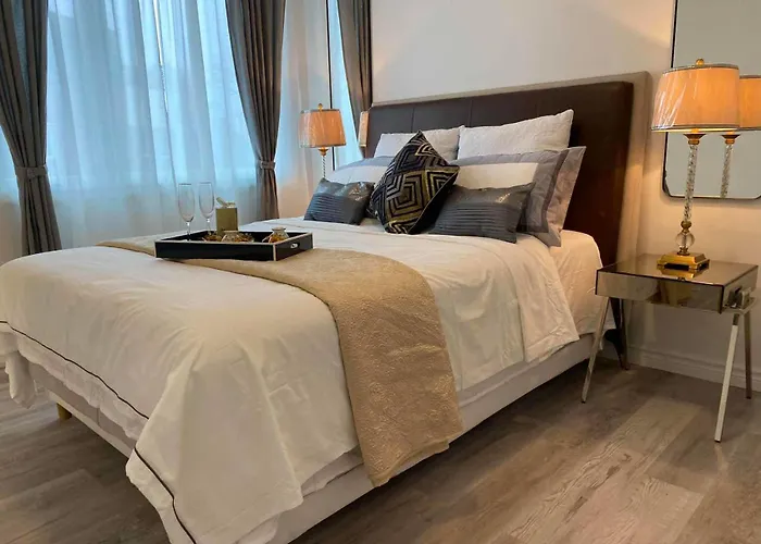 Bentley Commons Fallsview - Luxury 4 Bedroom 4 Bath Townhouse