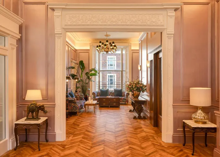 Albany House