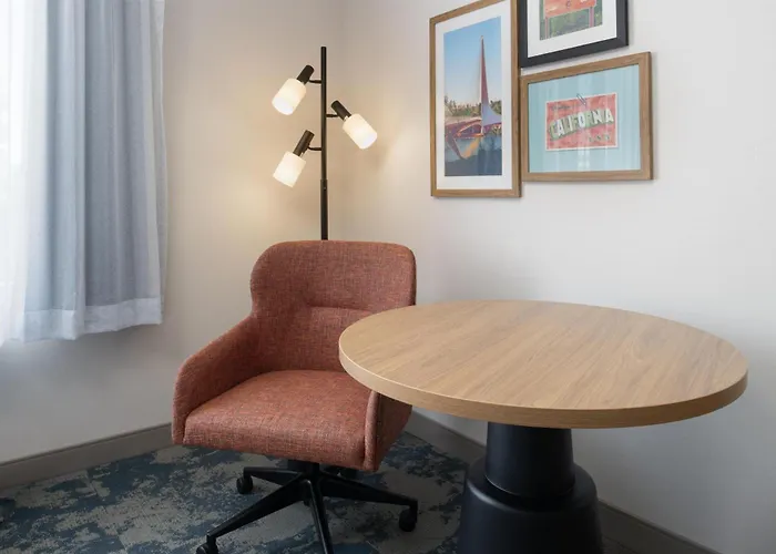 Hampton Inn & Suites