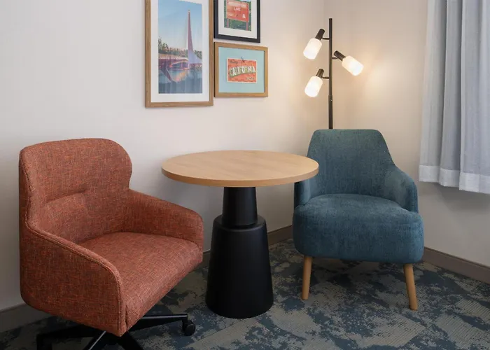 Hampton Inn & Suites