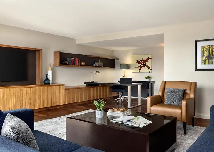 Doubletree By Hilton Pittsburgh-Green Tree