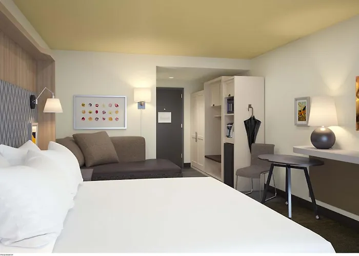 Holiday Inn By Ihg