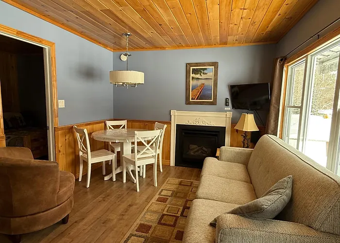 Lakewoods Cottage