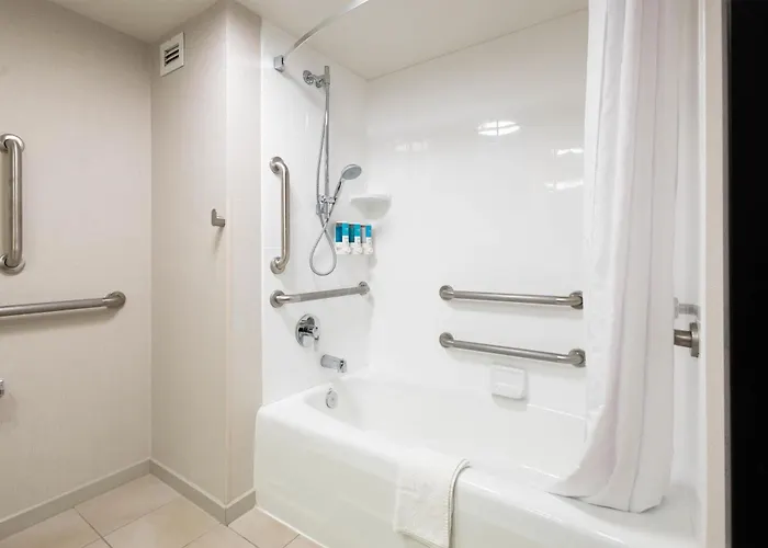 Drury Inn & Suites St. Louis Airport