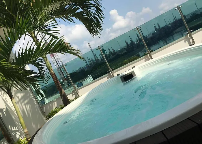 Hotel Titanium Plaza
