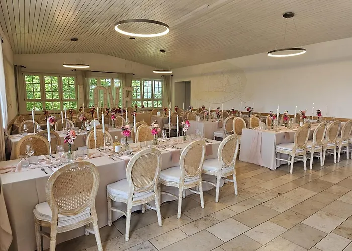 Hotel Garni BURG WALDENSTEIN