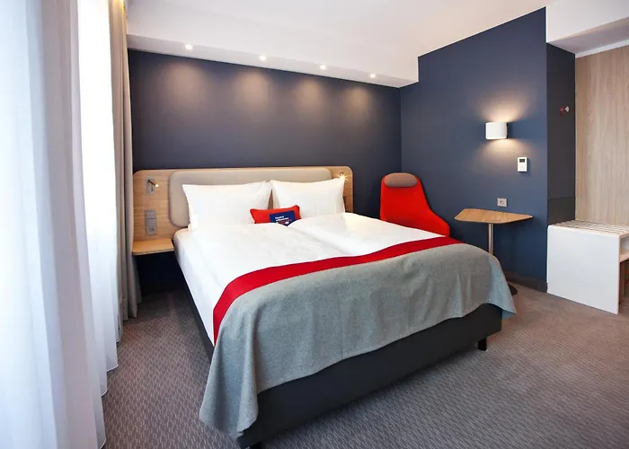Holiday Inn Express - By Ihg