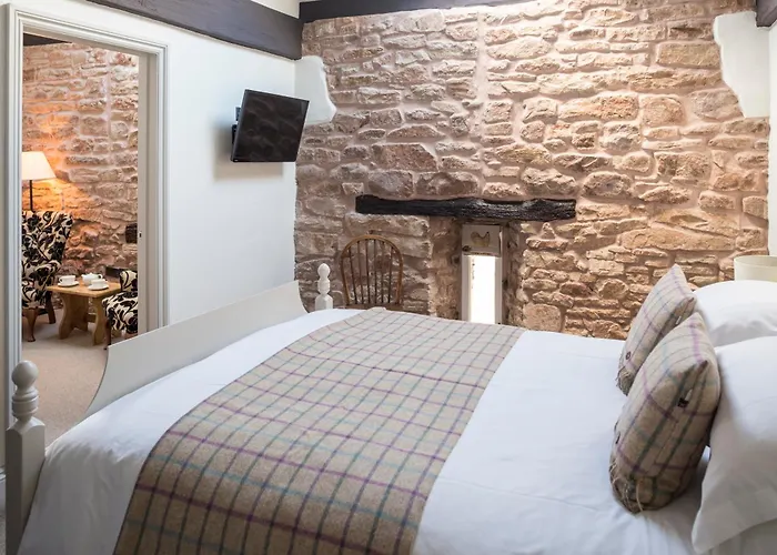 Tudor Farmhouse Hotel