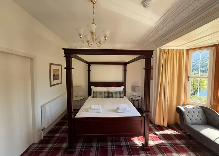 Loch Leven Hotel & Distillery