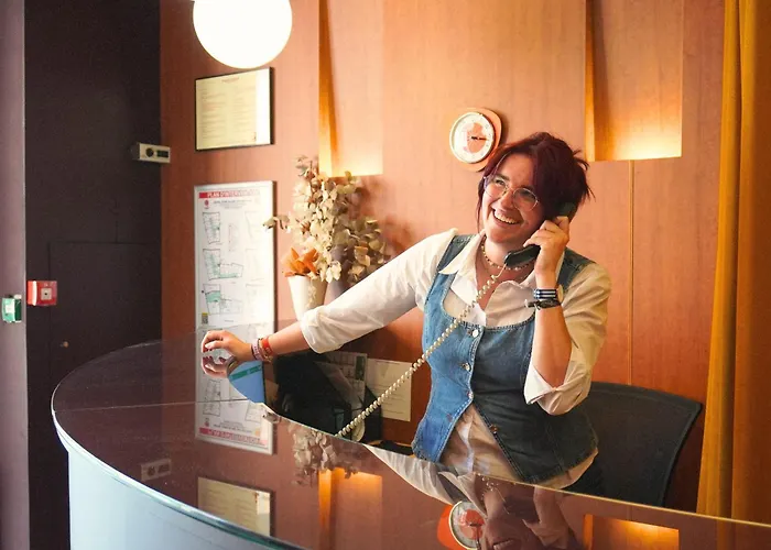 Hotel Ours Blanc - Place Victor Hugo
